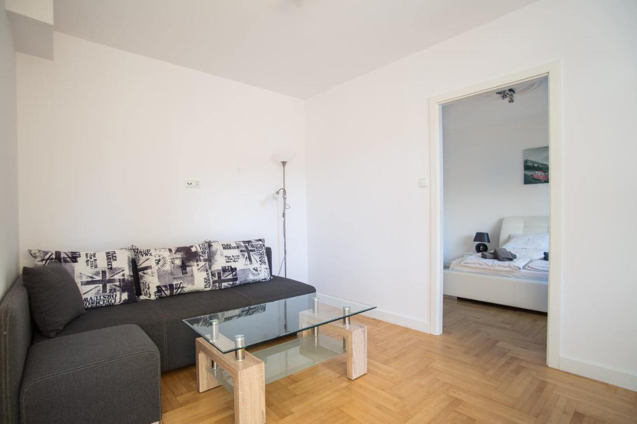 Apartment Robi *